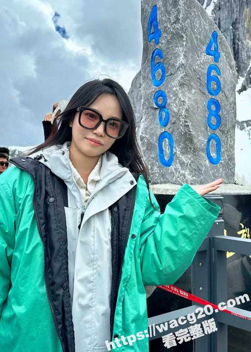 高颜值娇嫩少女 依依 从甜美花瓶到受虐小母狗 高贵女孩被金主调教成欲望女奴 富豪玩够曝光私密生活