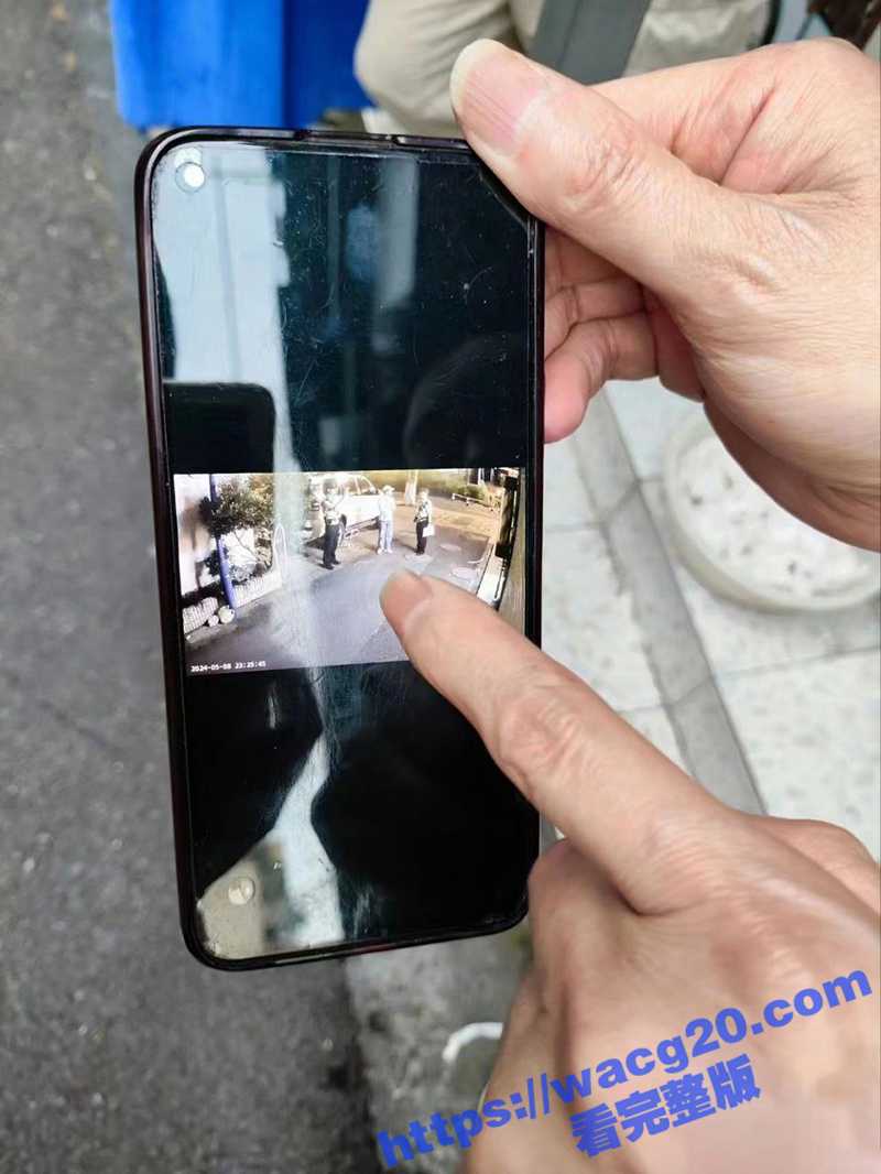 成人用品店老板假扮性感辣妹约炮 实则骗男客上门购买情趣用具 然后翻脸拉黑 瓜友们约炮一定谨慎色诱陷阱