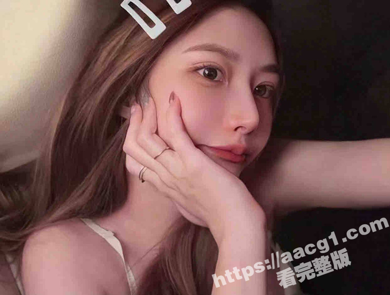 刚生产人妻 小七七 趁尚有乳汁 拍摄私密影片出售补贴家用 奶水四溢 看的真想喝几口啊