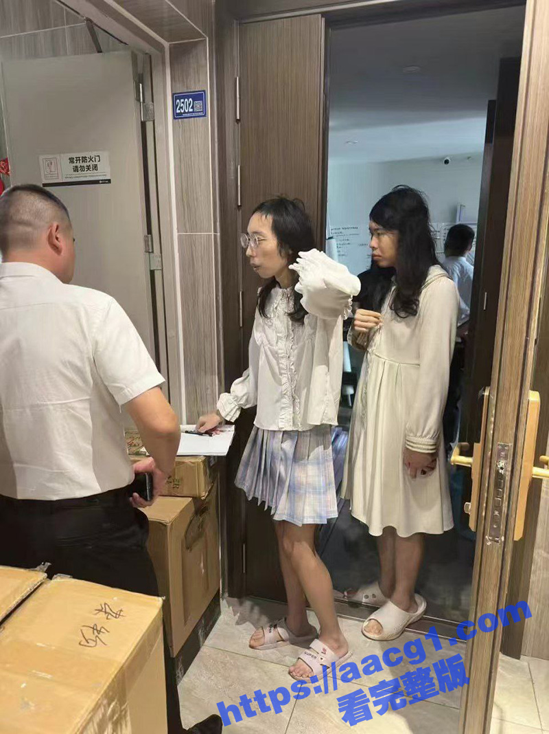 武汉人妖群体变性人精神病患者等 聚众开淫趴组织自残 流转武汉各小区遭受各区房东联合排斥