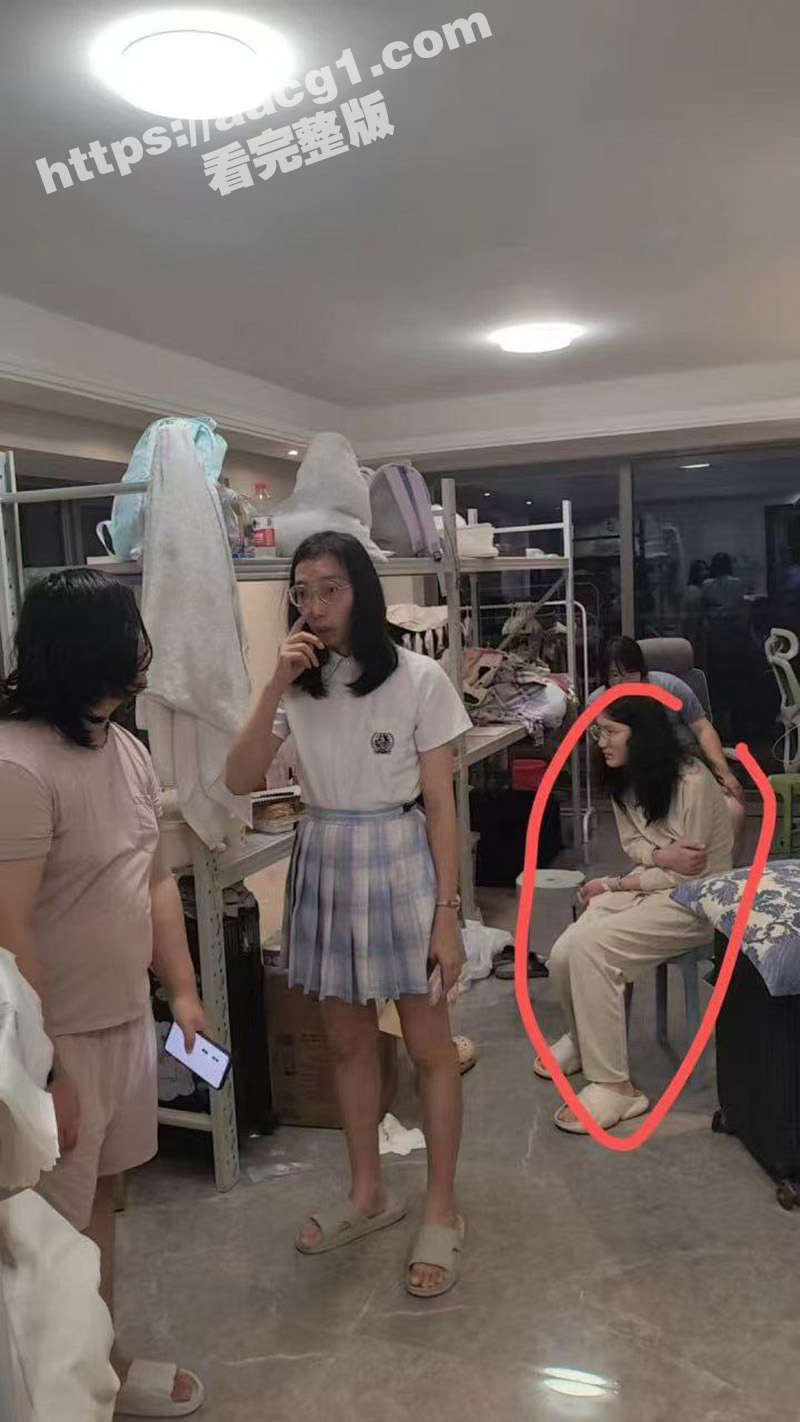 武汉人妖群体变性人精相关图片