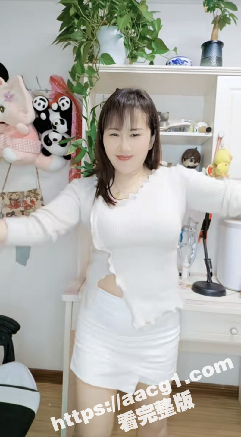 抖音70万粉熟女网红相关图片