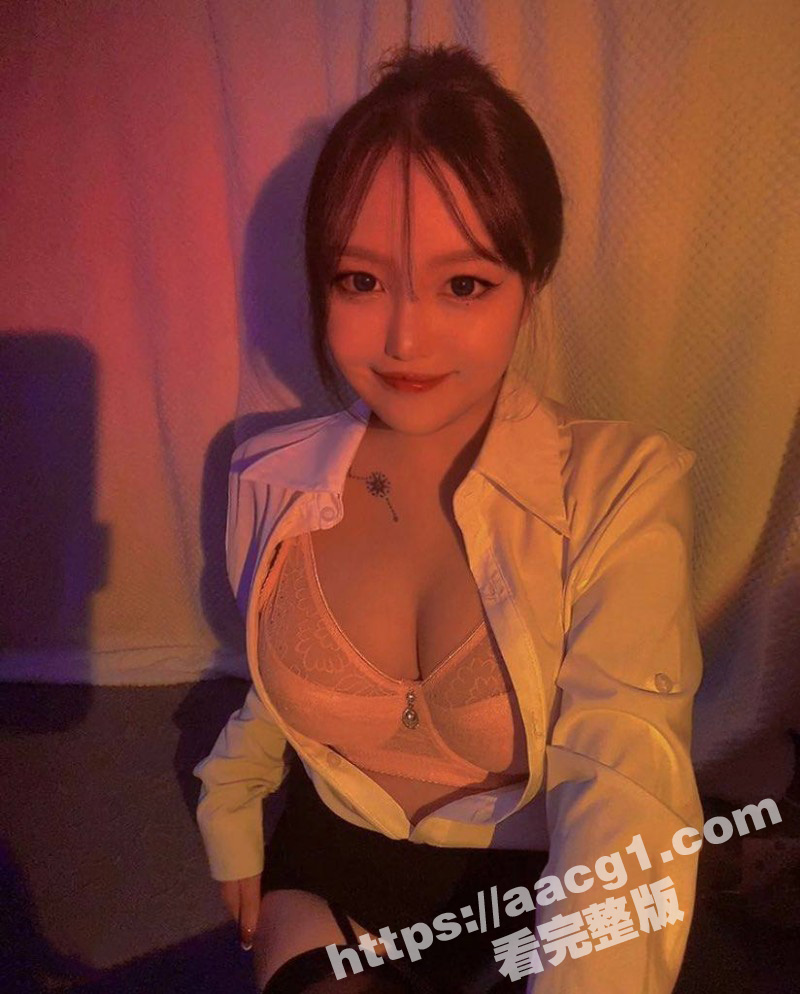 极品反差E奶美女 性相关图片