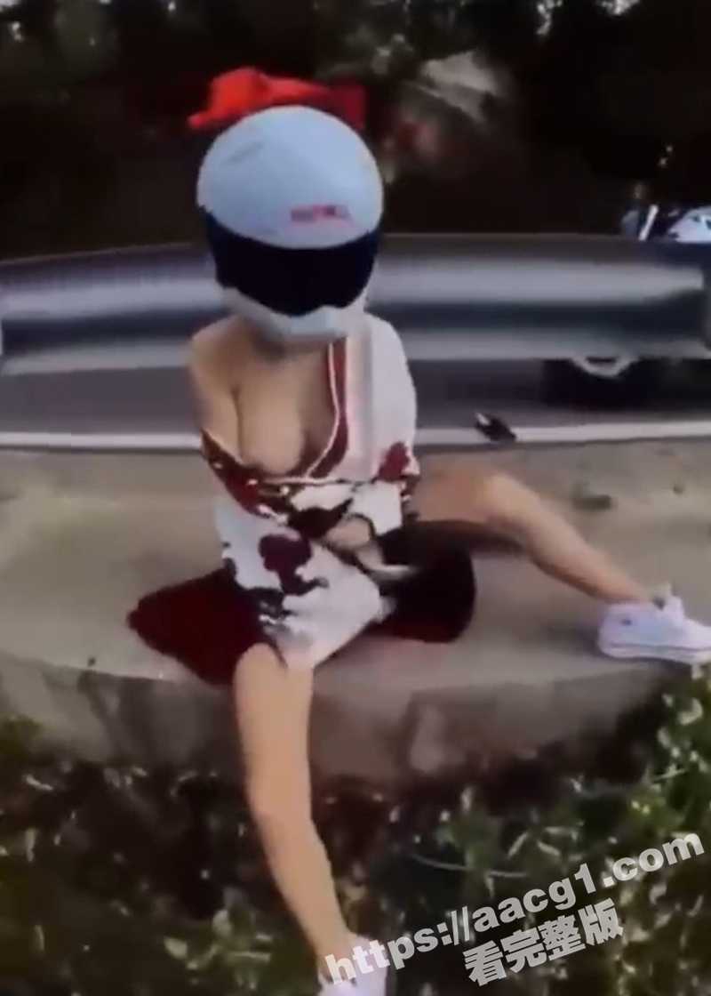 女骑手高速车祸 摔到相关图片