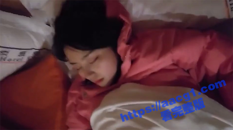 真实兄妹乱伦 爱慕了好久刚满20的妹妹喝醉了酒 趁火打劫强上妹妹 疯狂玩弄小骚穴最后无套内射
