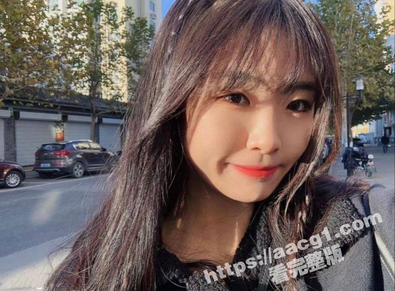 高挑妖娆美女私拍流出相关图片