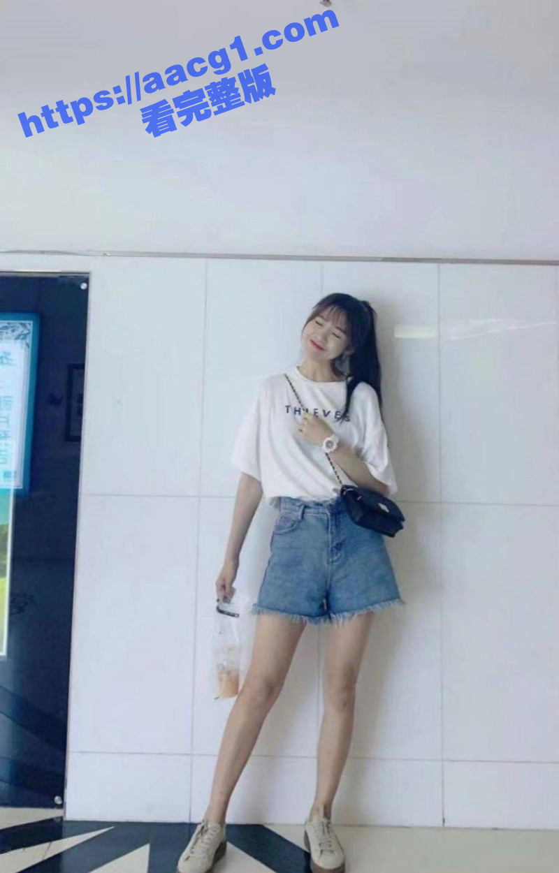 高挑妖娆美女私拍流出相关图片