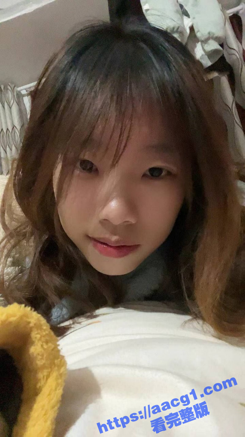 超清纯大二学妹网恋裸相关图片