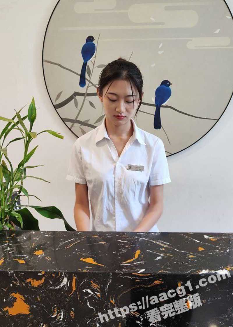 公司前台嫩妹 皮肤白相关图片