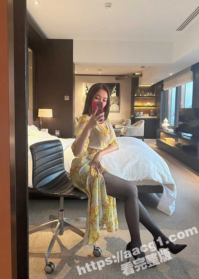 抖音巨乳网红果儿Vi相关图片