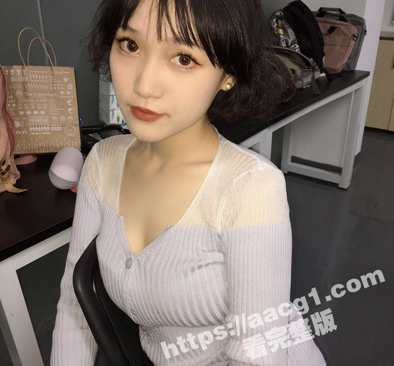 极品骚母狗眼镜下到底有多饥渴 极品美女变身榨精机器 眼神清澈女友感溢出屏幕 撸管必看