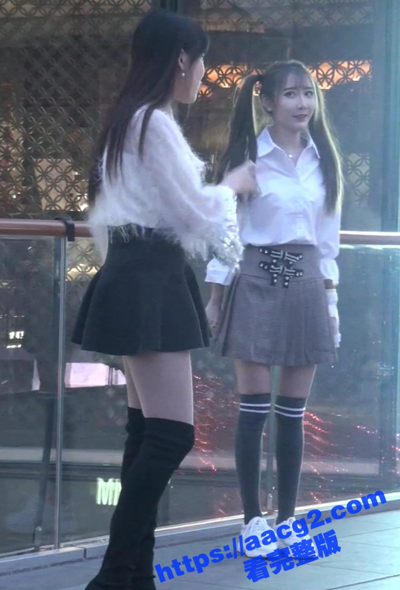 商场街拍 大神抄底尾随跟拍多位高颜值美少妇 白嫩美腿 让人大饱眼福！