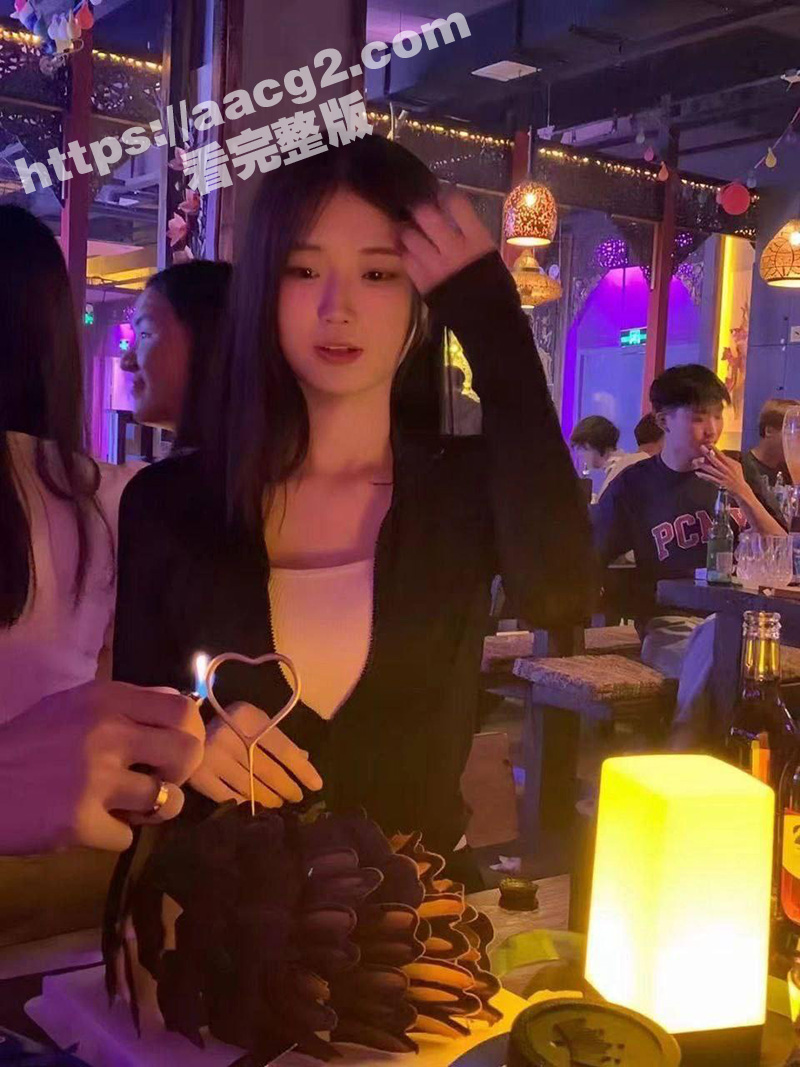 湖北严秀娜人前高冷女相关图片