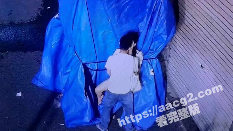 深夜小区惊现情侣野战相关图片