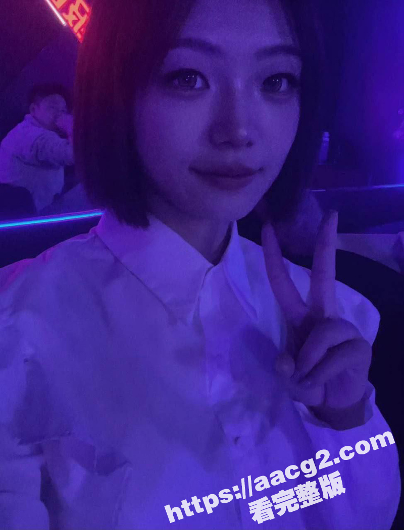 济南舞蹈老师冉冉 高颜值极品身材少妇 美腿修长蜜桃臀圆润性感 在家给炮友录自拍 这身材太顶了