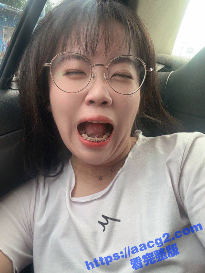 反差母狗精致嫩穴菊洞令人垂涎 对镜扣逼摸奶自慰玩得很溜 这样的嫩逼没人操实在是可惜