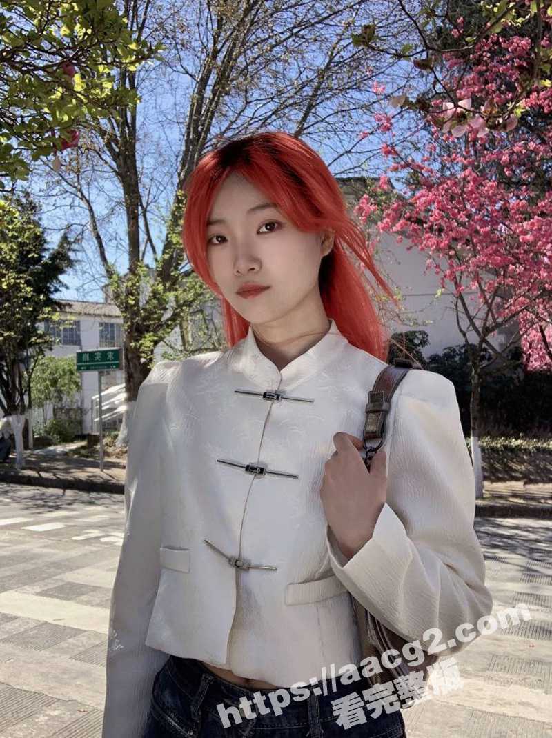 成都女大学生 林书 相关图片