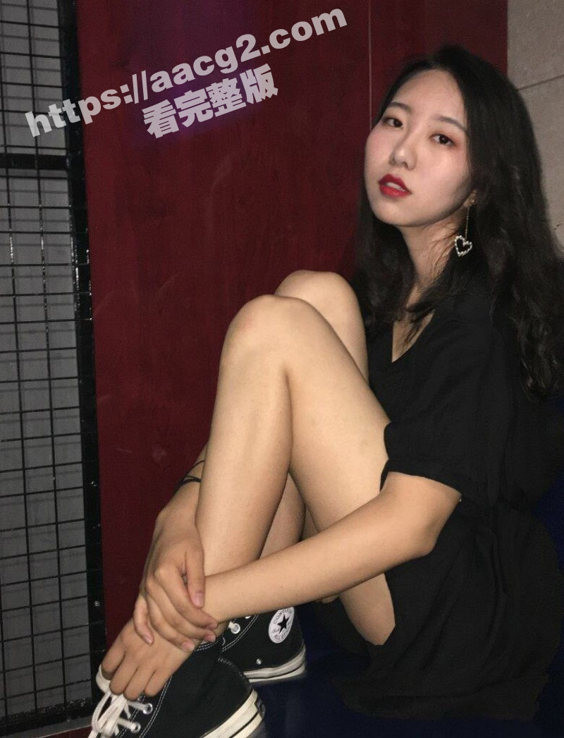 清纯高颜值舞蹈系学妹 不雅视频遭渣男曝光 胯下细品肉棒 骑乘位猛烈坐屌激情不断
