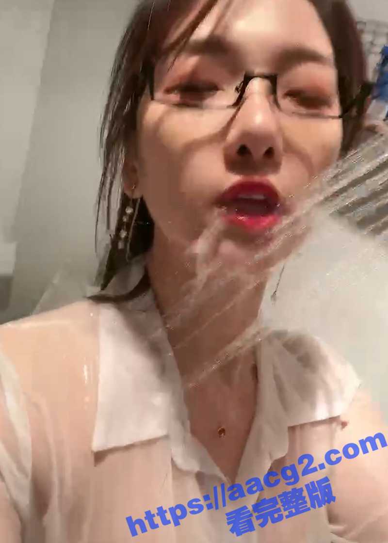 虎牙巨乳萝莉主播 嘉相关图片