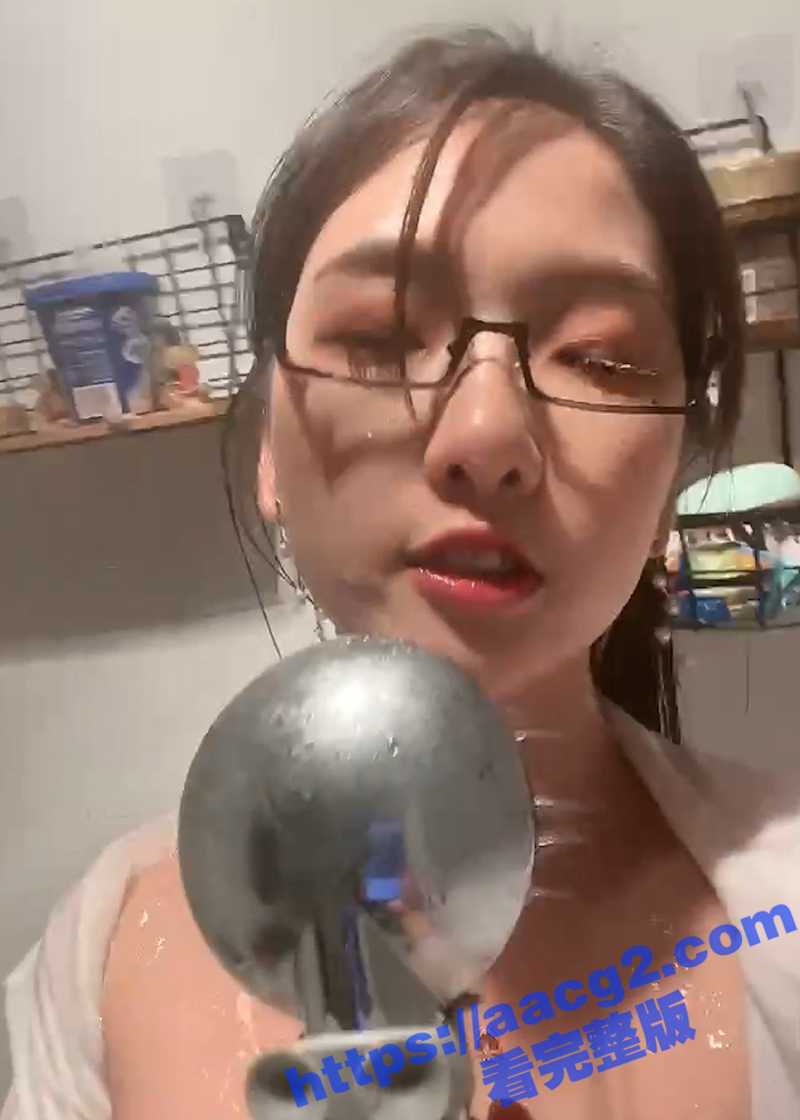 虎牙巨乳萝莉主播 嘉相关图片