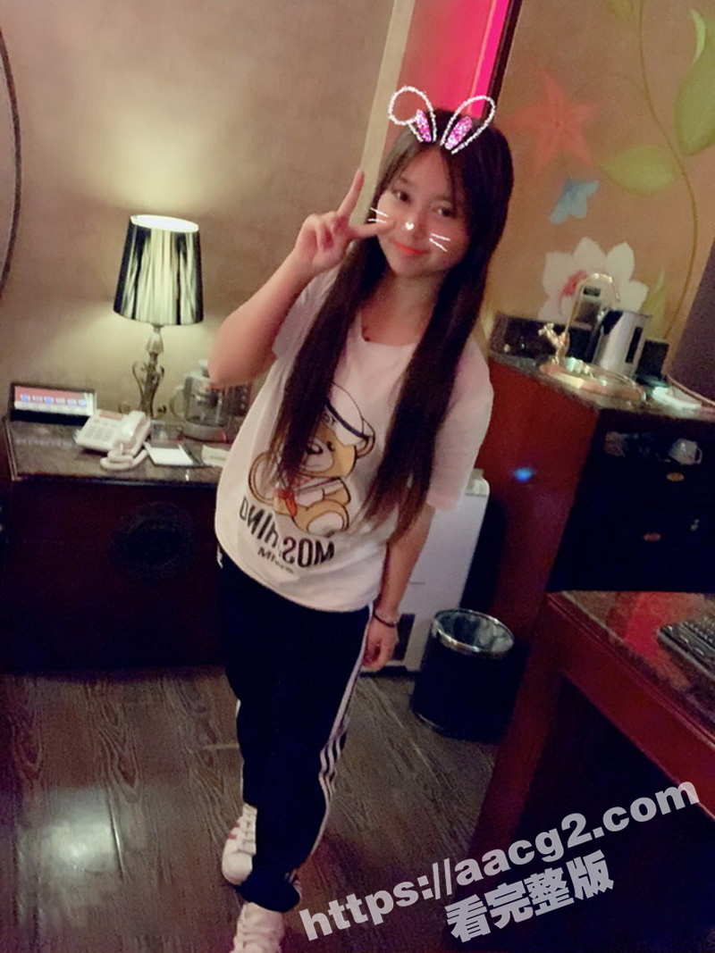 土豪包养职校纹身嫩妹相关图片