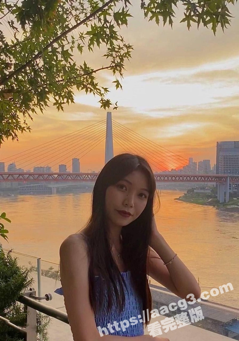 清纯反差大二学妹 被金主线上调教成母狗 对镜扇脸撅臀吐舌 发情后M属性十足