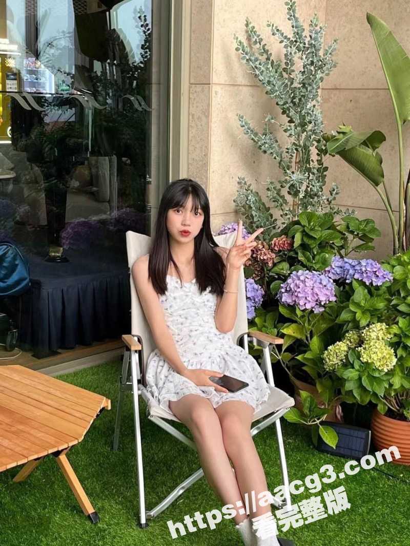 清纯反差大二学妹 被相关图片