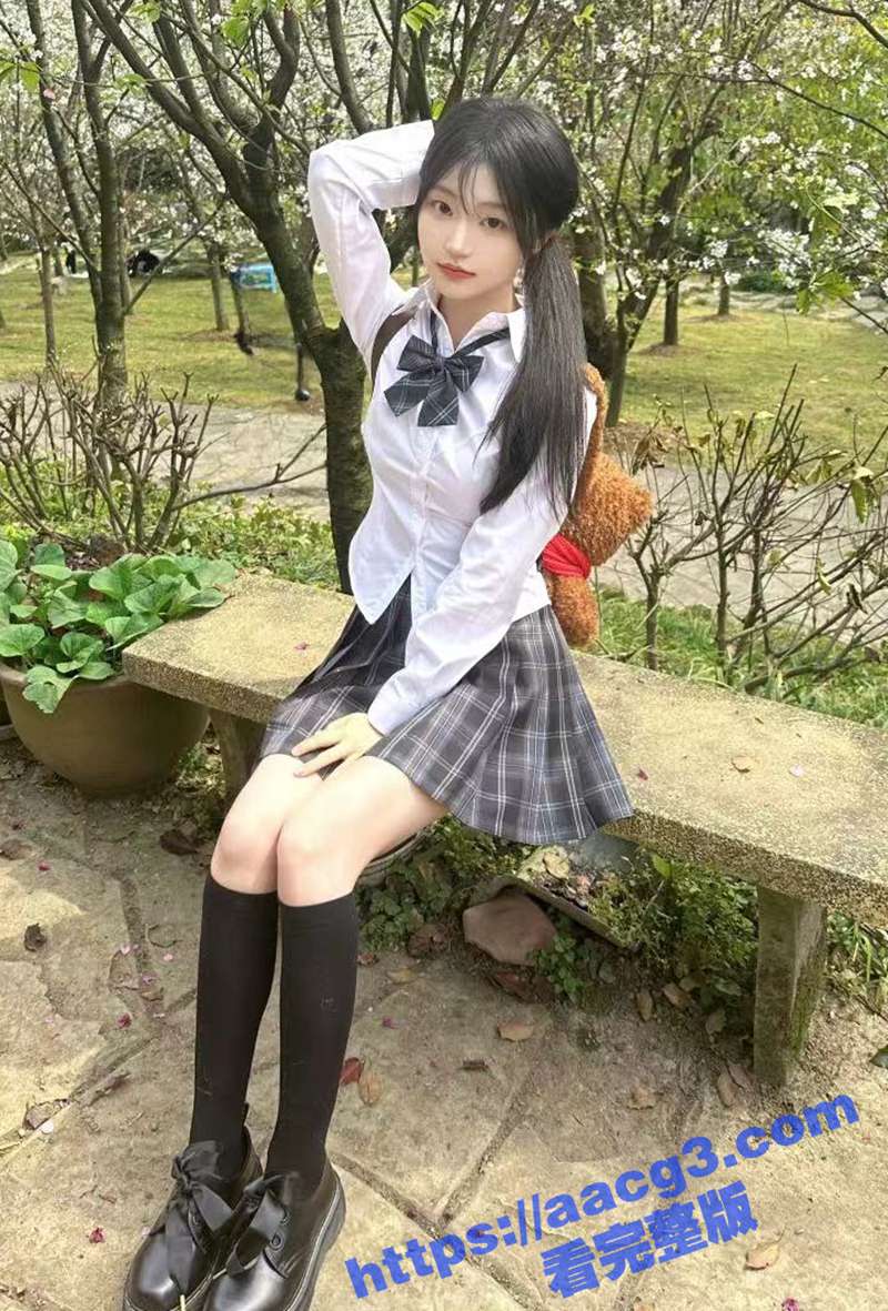约炮黑丝JK学妹 饥相关图片