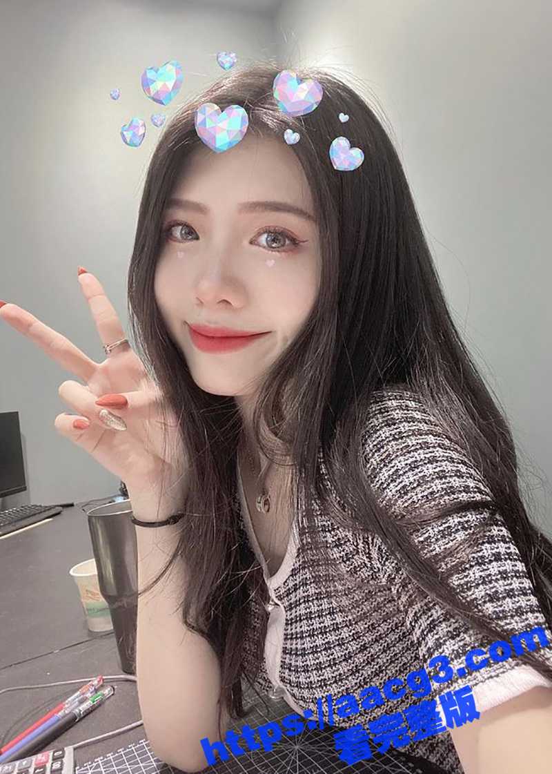 台湾人气小网红美女私下竟然如此淫荡 放浪淫娃大尺度自慰骚拍 粉胸嫩穴极品身材尽情展现