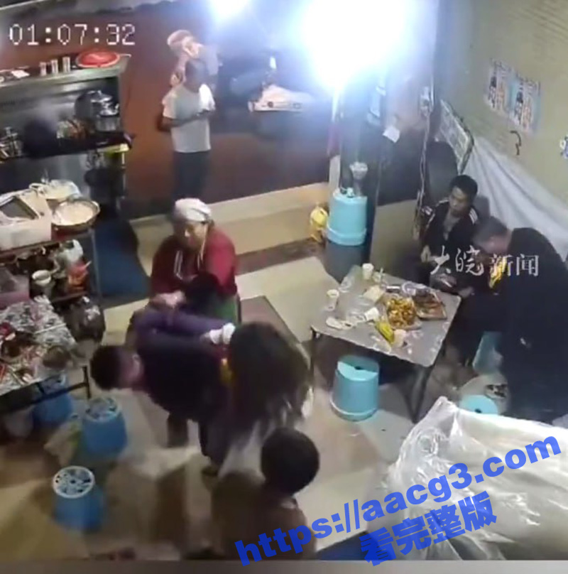 云南昆明烧烤店再现调相关图片