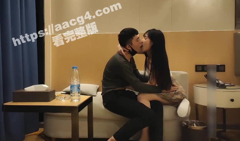 探花小陈头约操00后短裙外围女 苗条身材蜜桃臀 激情舌吻后入狂顶 高潮不断叫声销魂！