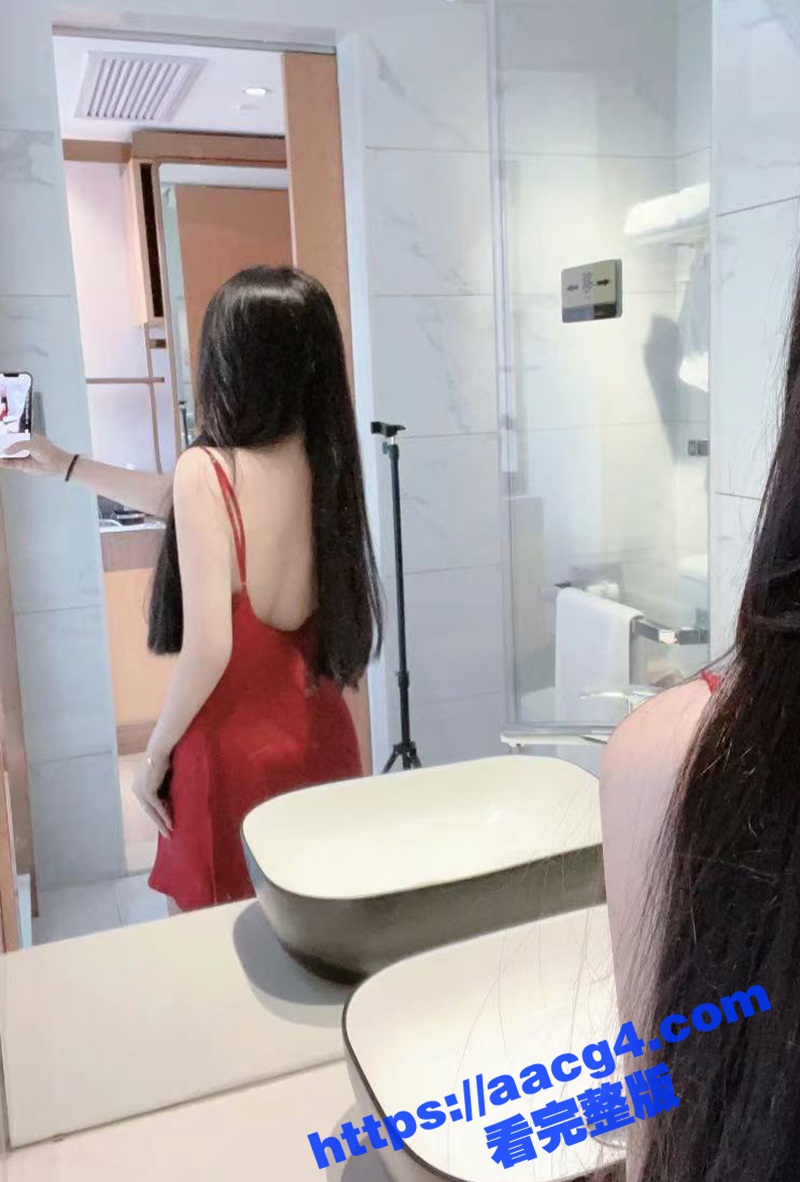 出差邂逅老同学 黑丝相关图片