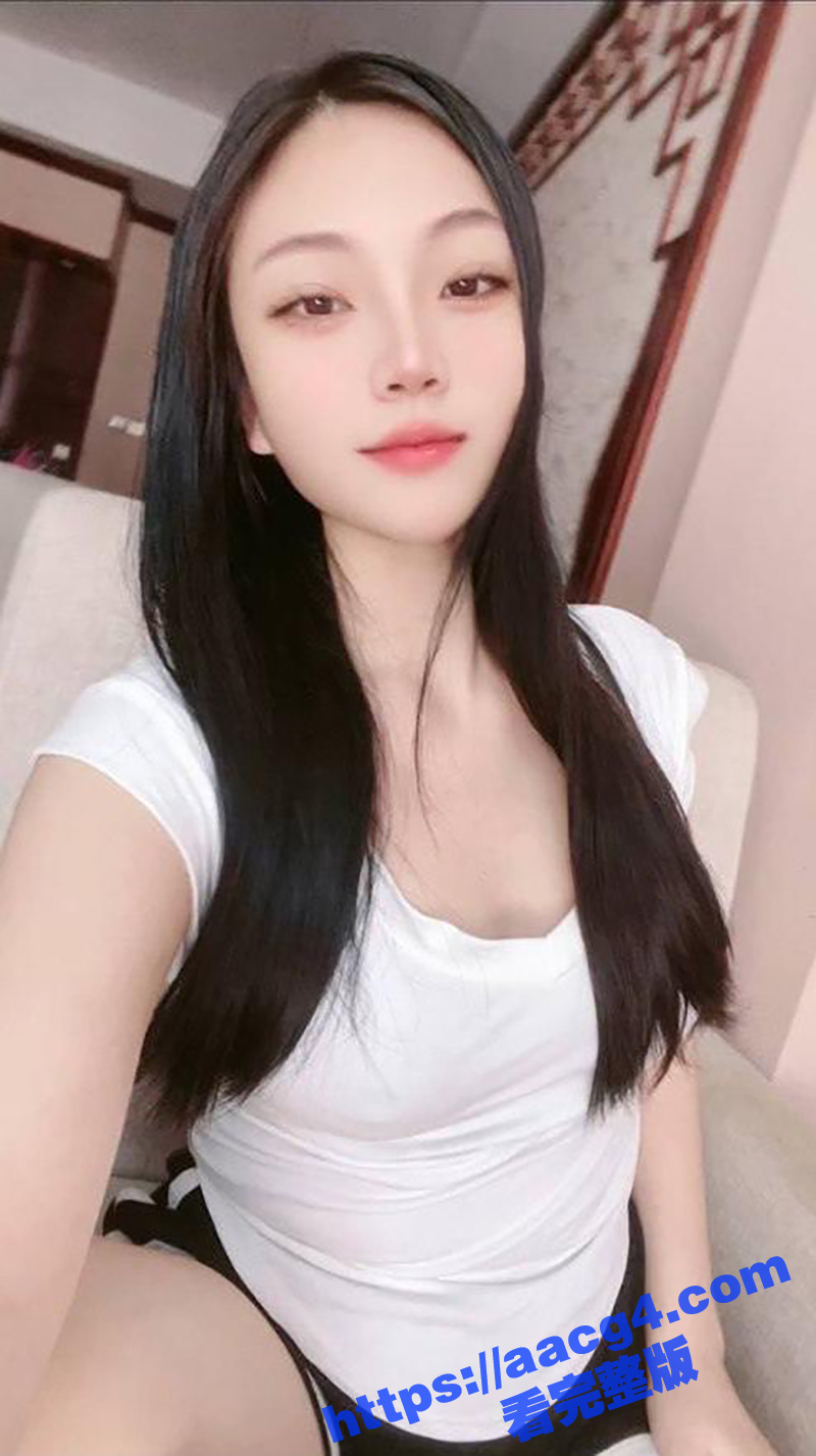 缅北果敢女杨改琴 在夜场做DJ骚浪至极 现在勐拉做色播表演扣逼 这货5000一炮值不值？
