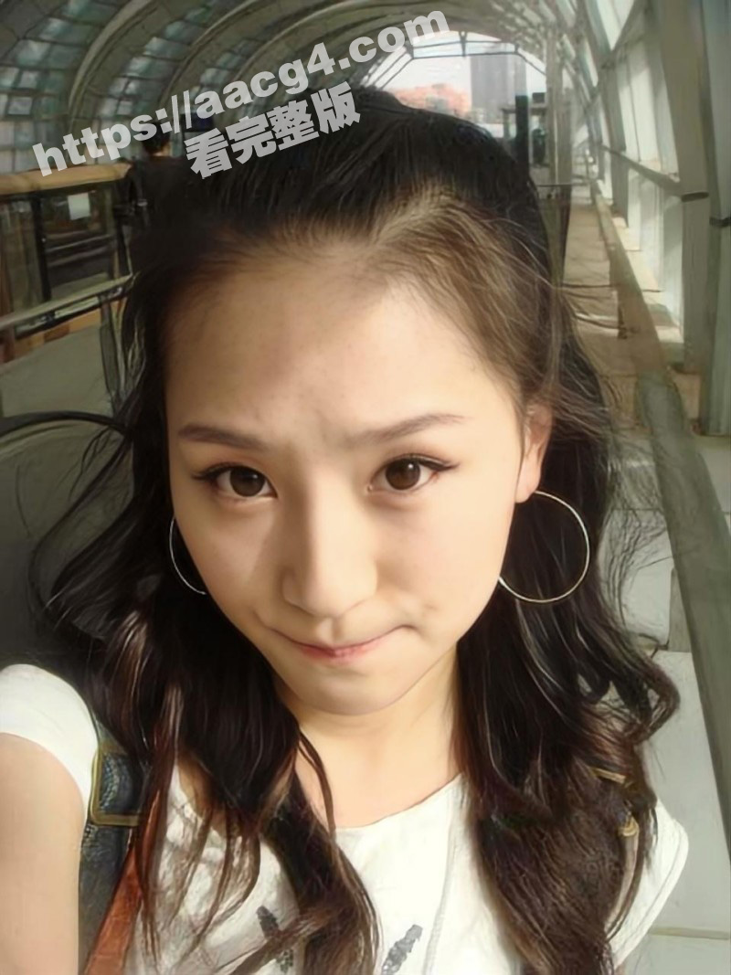 清纯女星吴绿洲 在影视剧 美丽的错误 中大胆漏奶 属实是为艺术献身