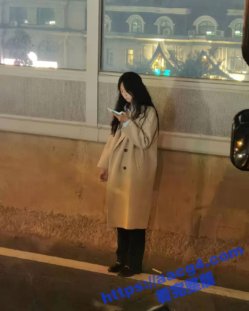 晚风轻拂黑长发  姐相关图片