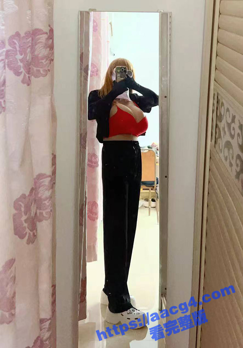 广东东莞女装大佬男扮相关图片