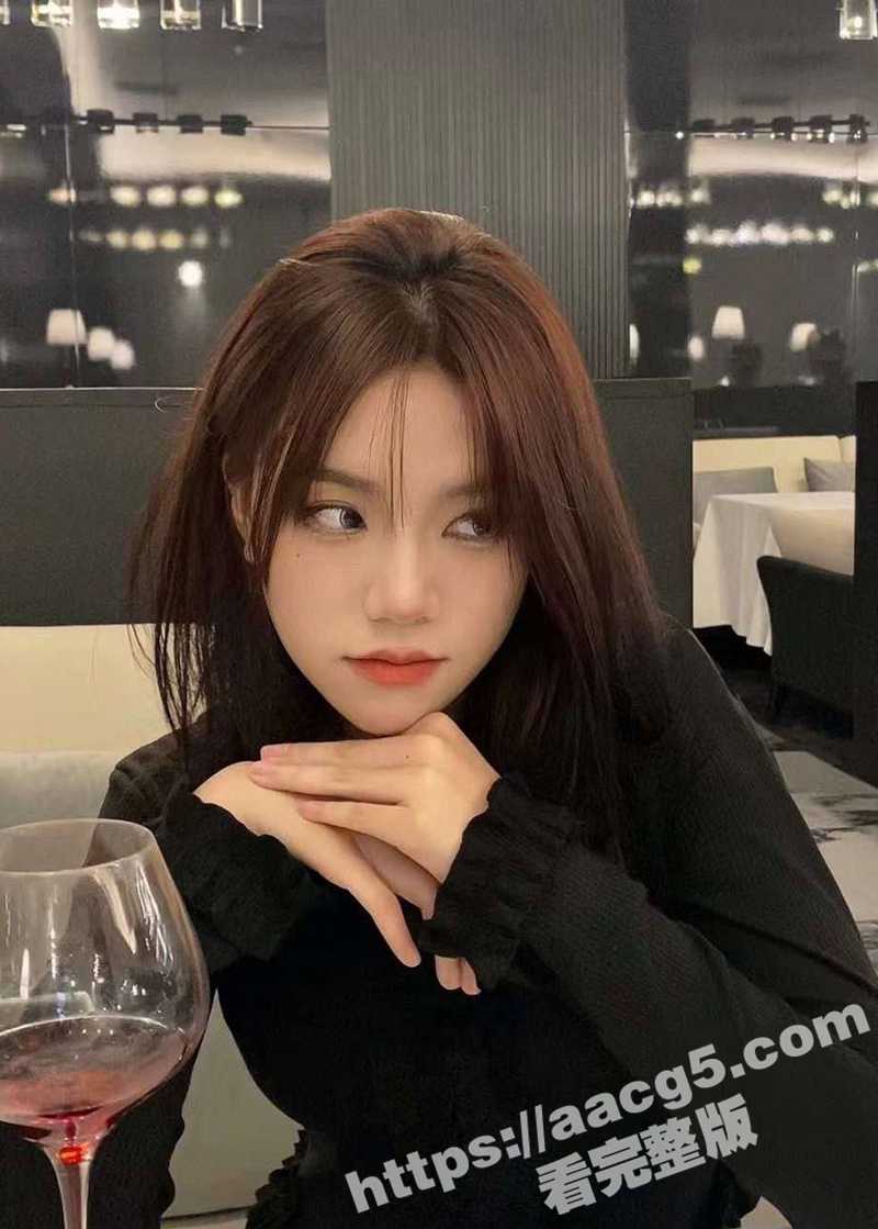 长沙师范大学反差美女 苏婉灵 不雅视频流出 黑丝美腿被男友扛起来无套疯狂抽插 口交吃屌 极致反差