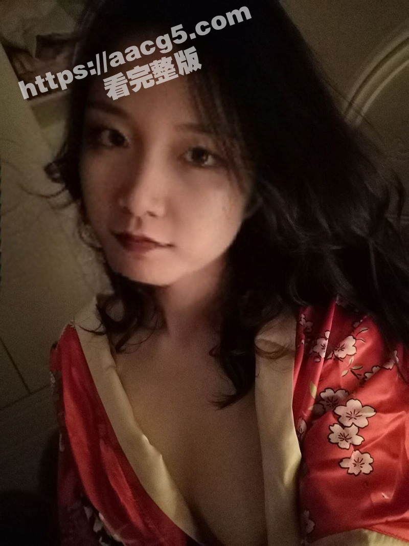 高学历女神范勃然 表相关图片