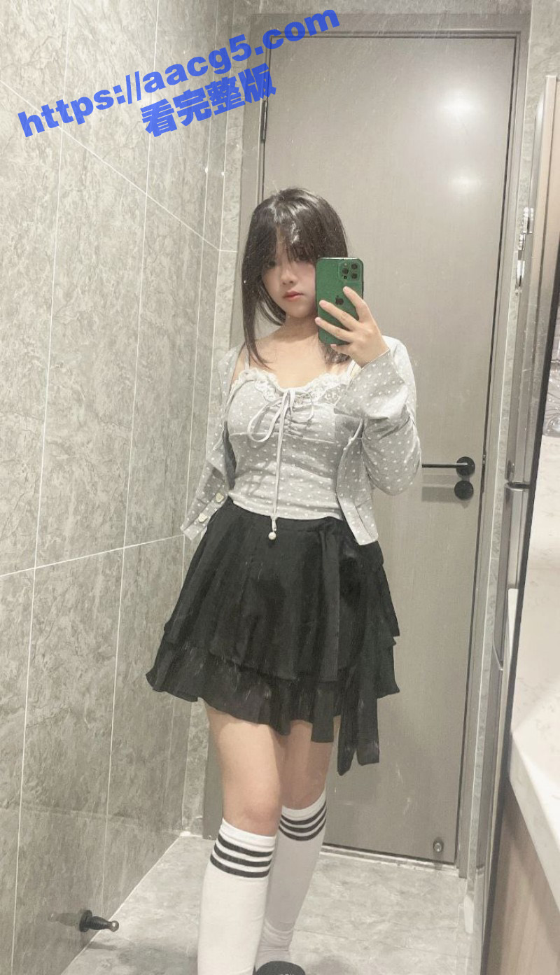 高颜值清纯嫩妹 大力猛烈抠穴自慰 阴毛乌黑浓密性瘾强悍 淫水荡漾娇喘不断！