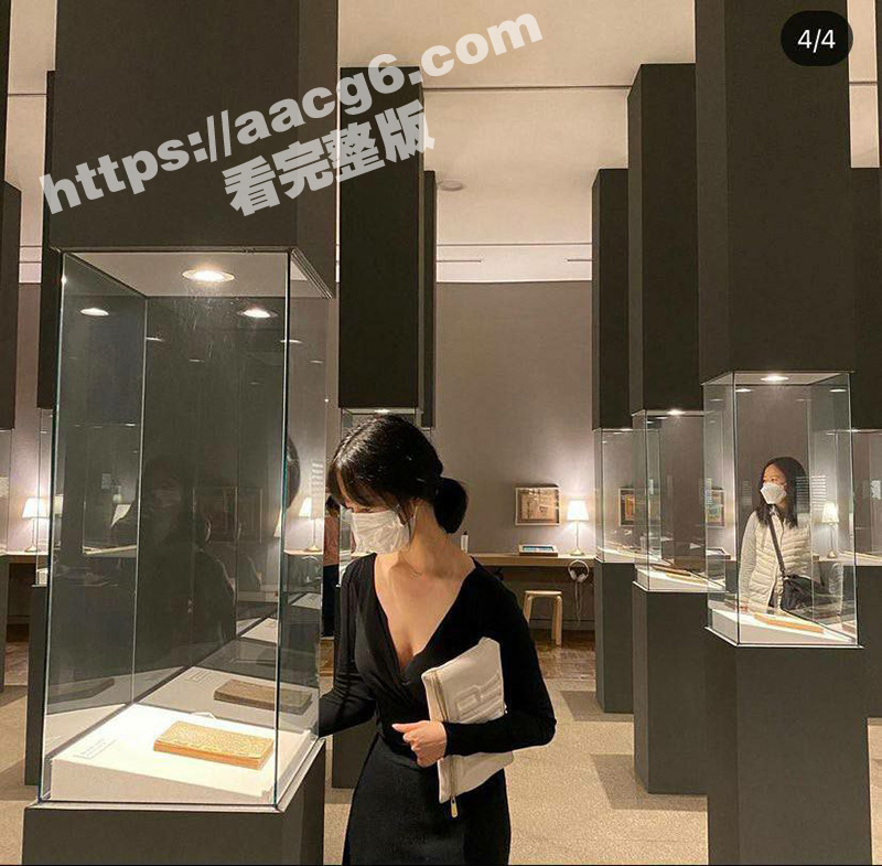 韩国女团爱豆私下约见相关图片
