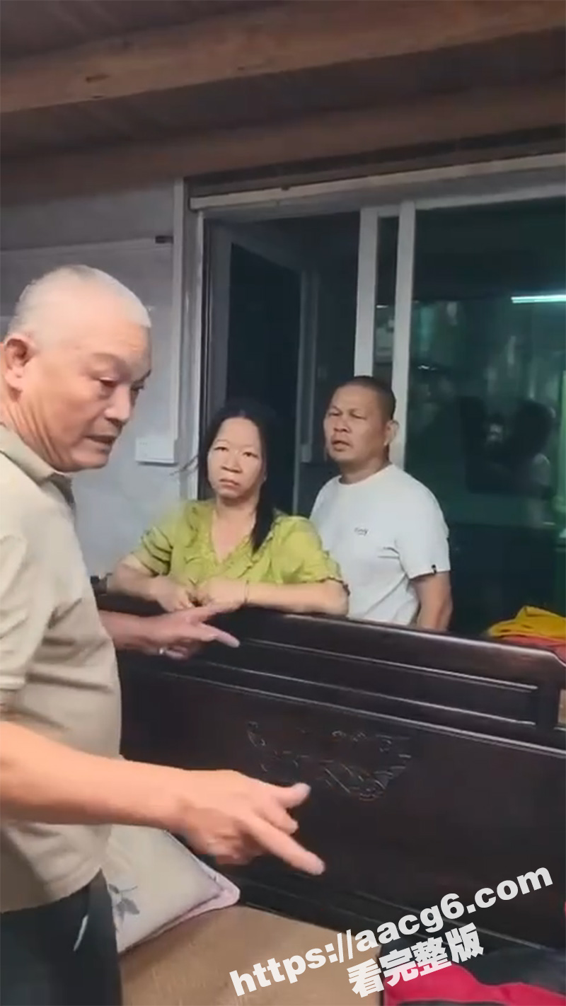 潮州智勇中学老师 网上勾搭人妻约炮 还去人家店里勾引骚妇 被抓现行录视频曝光