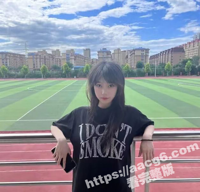 湖北清纯学妹 李梓璐 被学长调教成淫荡小母狗 连吃鸡的表情都很天真可爱 反差到了极致