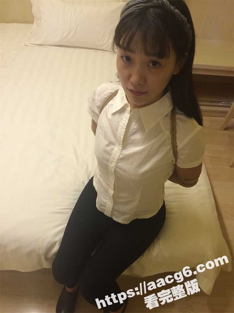 摄影师酒店约拍 一字马极品模特 捆绑SM道具调教私房写真 加钱无套露脸性爱 呻吟声真是绝了