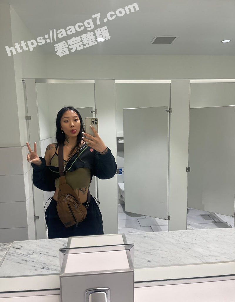 亚裔网红Saucek相关图片