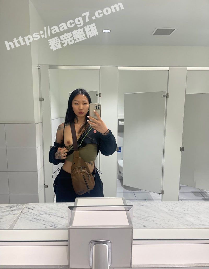 亚裔网红Saucek相关图片