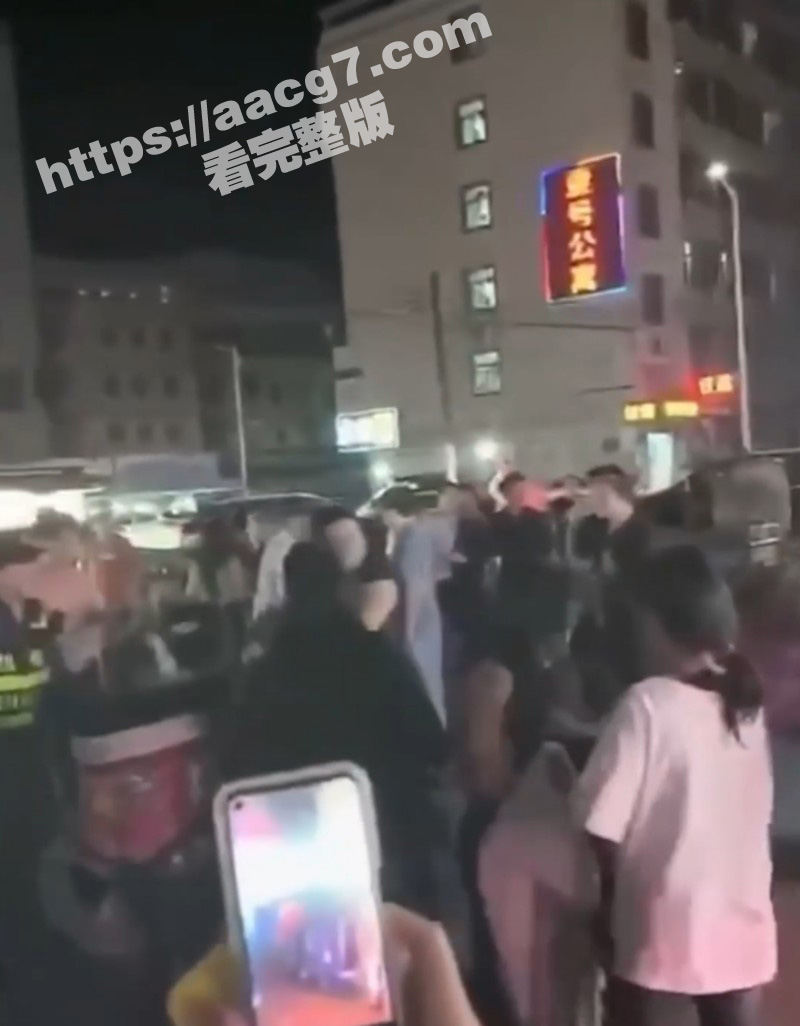 广东珠海惊现抓三名场相关图片