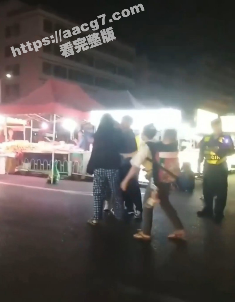 广东珠海惊现抓三名场相关图片