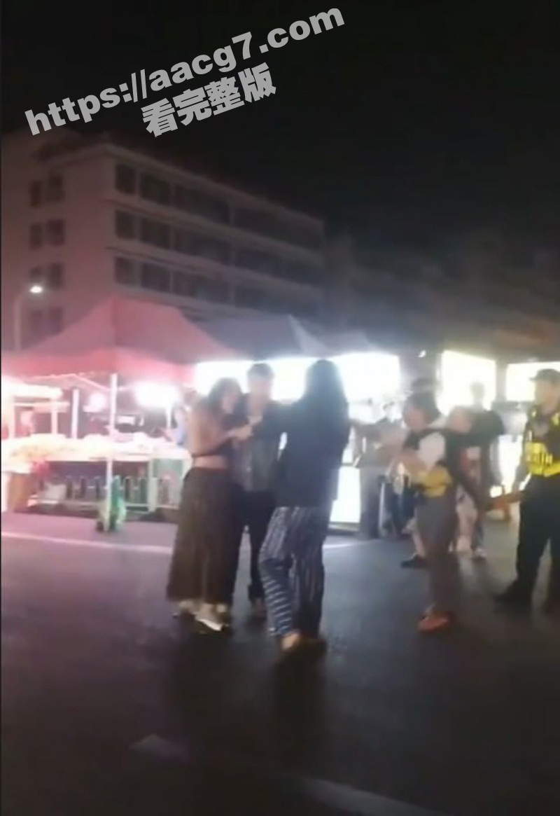 广东珠海惊现抓三名场相关图片