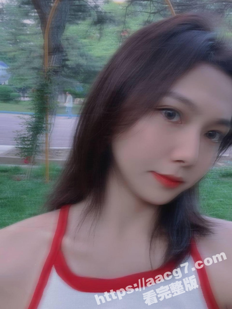 高颜值大二反差嫩妹 相关图片
