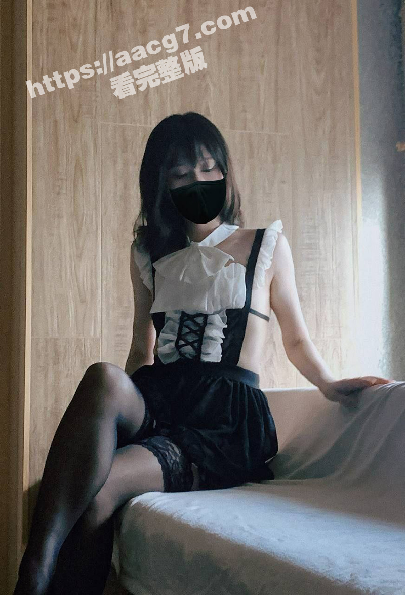极品反差美女调教集 人前阳光甜美背后淫荡母狗 跳蛋自慰器塞逼里 戴上狗链对主人摇尾巴